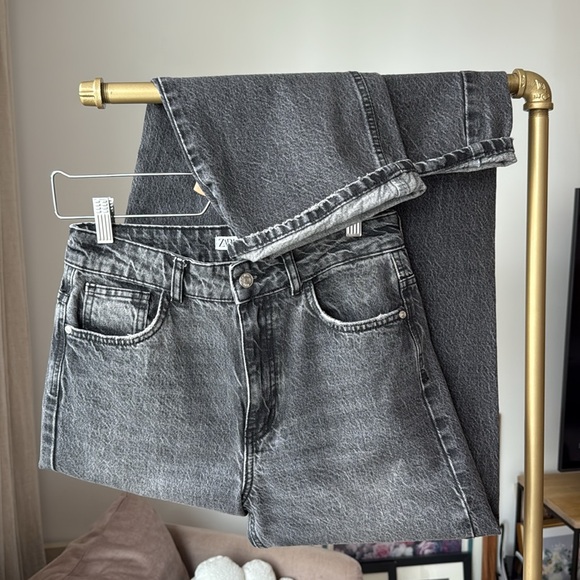 Zara Denim - ZARA Straight-Leg High-Waisted Jeans, Dark Gray, Size EUR 38 / US 6